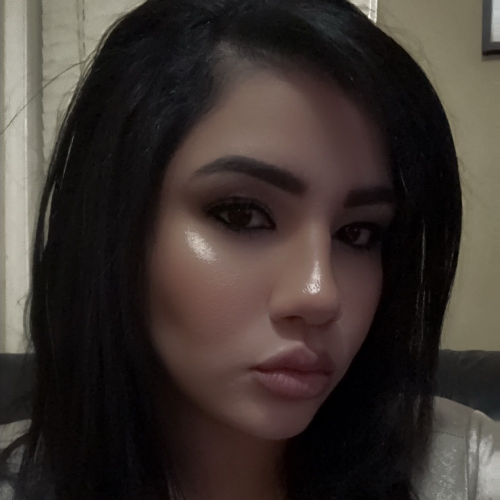 Meet your Posher, Adriana